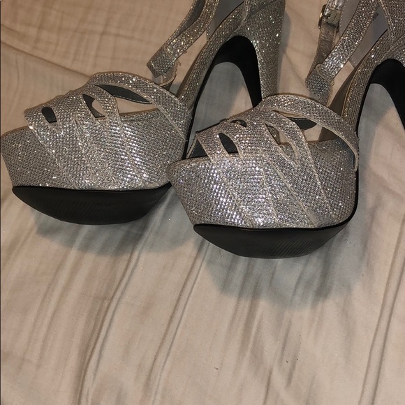 Club Ready! Sz 8 Shi by Journeys Platform Heels - Picture 5 of 8